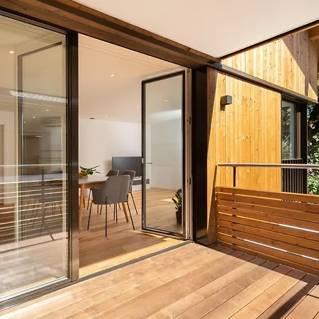 Moderne Neubauwohnung In Apartment Wilderswil