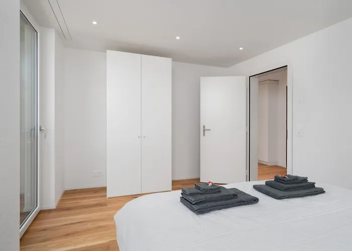 Moderne Neubauwohnung In דירה